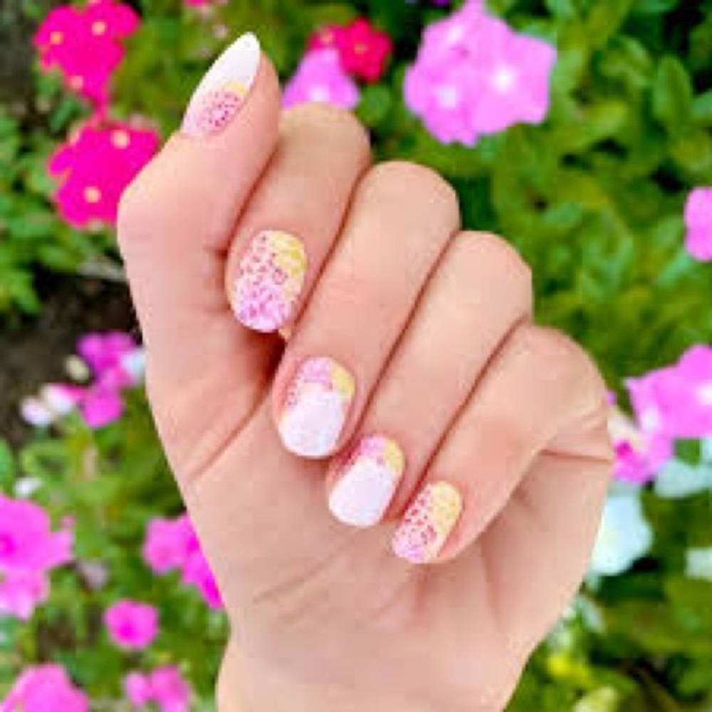 What in Carnation? (Retired) Petite Color Street